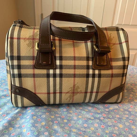 Burberry Handbags - 😍Wow!! Authentic Burberry Boston Canvas
